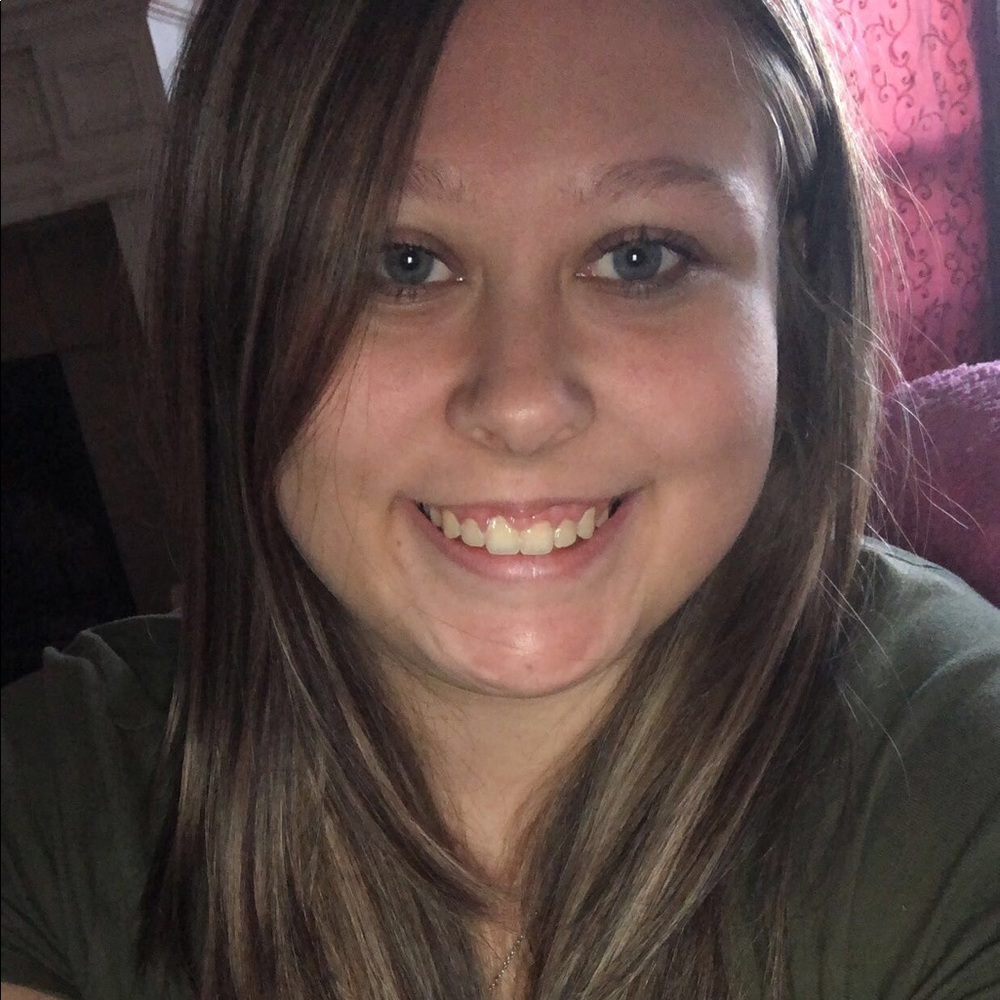 Meet your Posher, Brittney